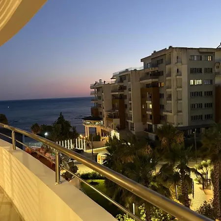 Three Mirrors Currila *