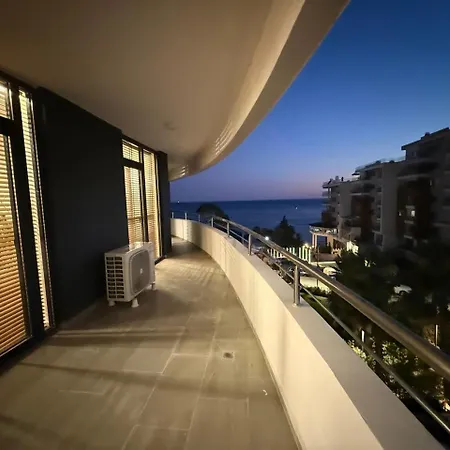 Three Mirrors Currila Appartamento