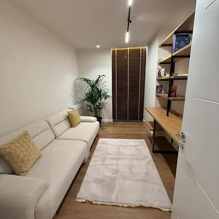 Three Mirrors Currila *