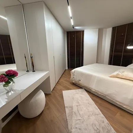 Apartamento Three Mirrors Currila *