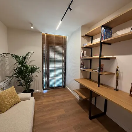 Three Mirrors Currila *