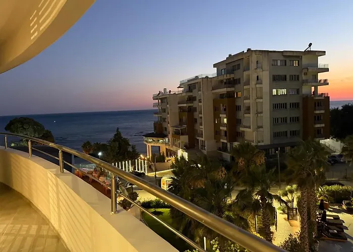 Three Mirrors Currila *