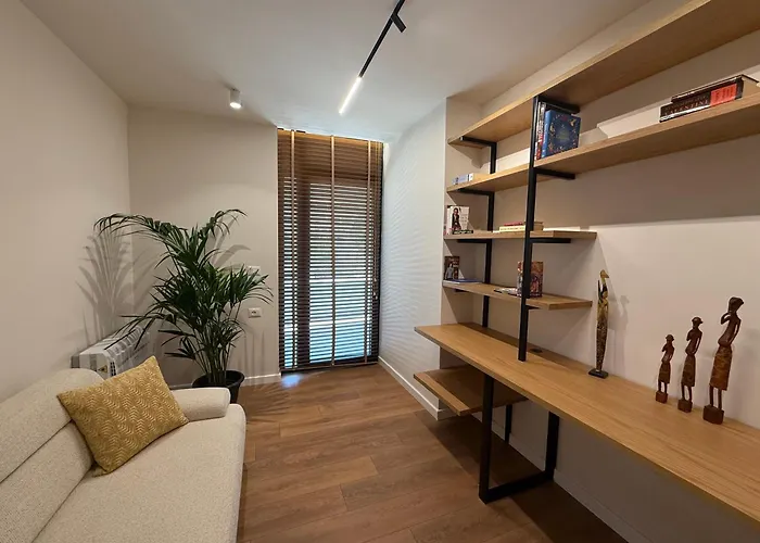 Three Mirrors Currila *