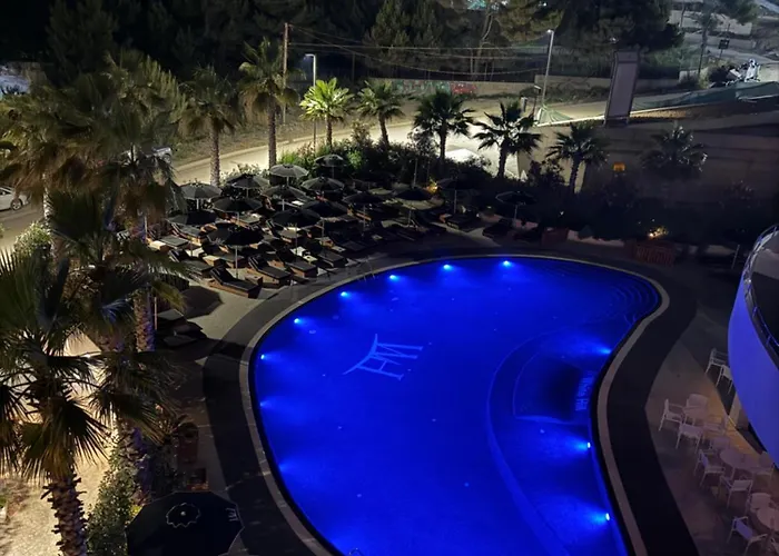 Three Mirrors Currila * Durrës